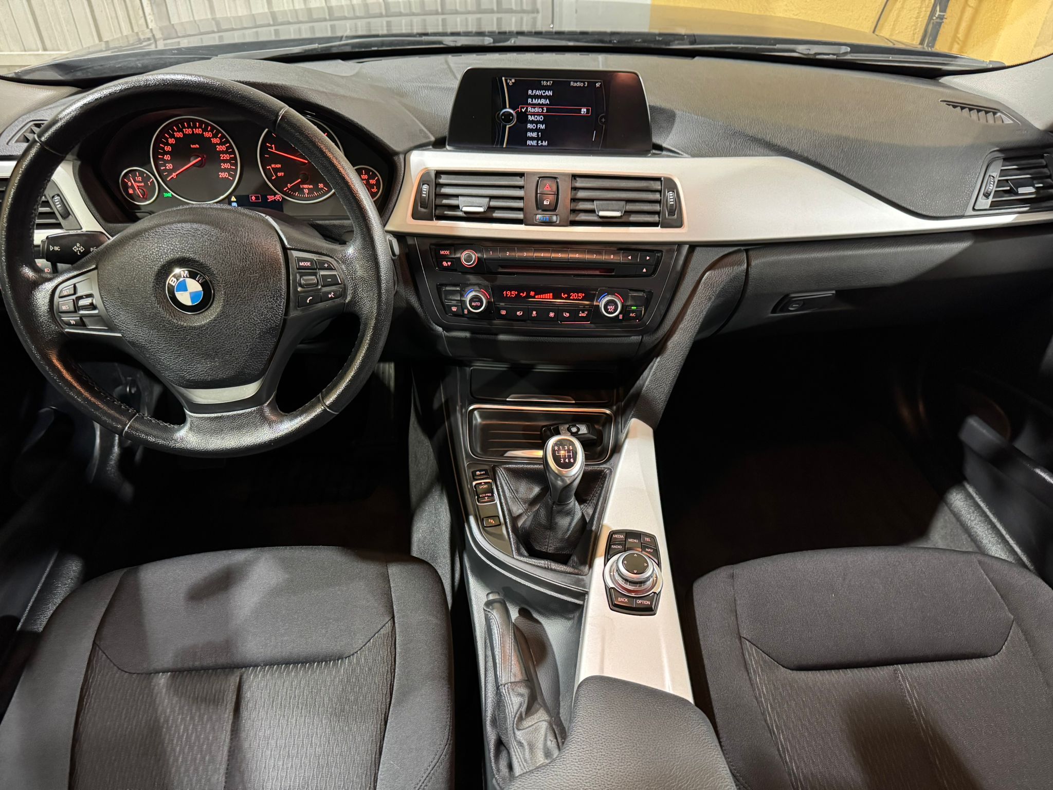 BMW Serie 3 f30 318D ESSENTIAL EDITION