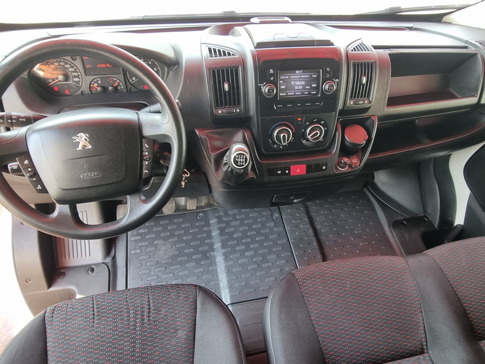 Peugeot Boxer 330 L1 H1 2.2 BlueHDi 140 CV