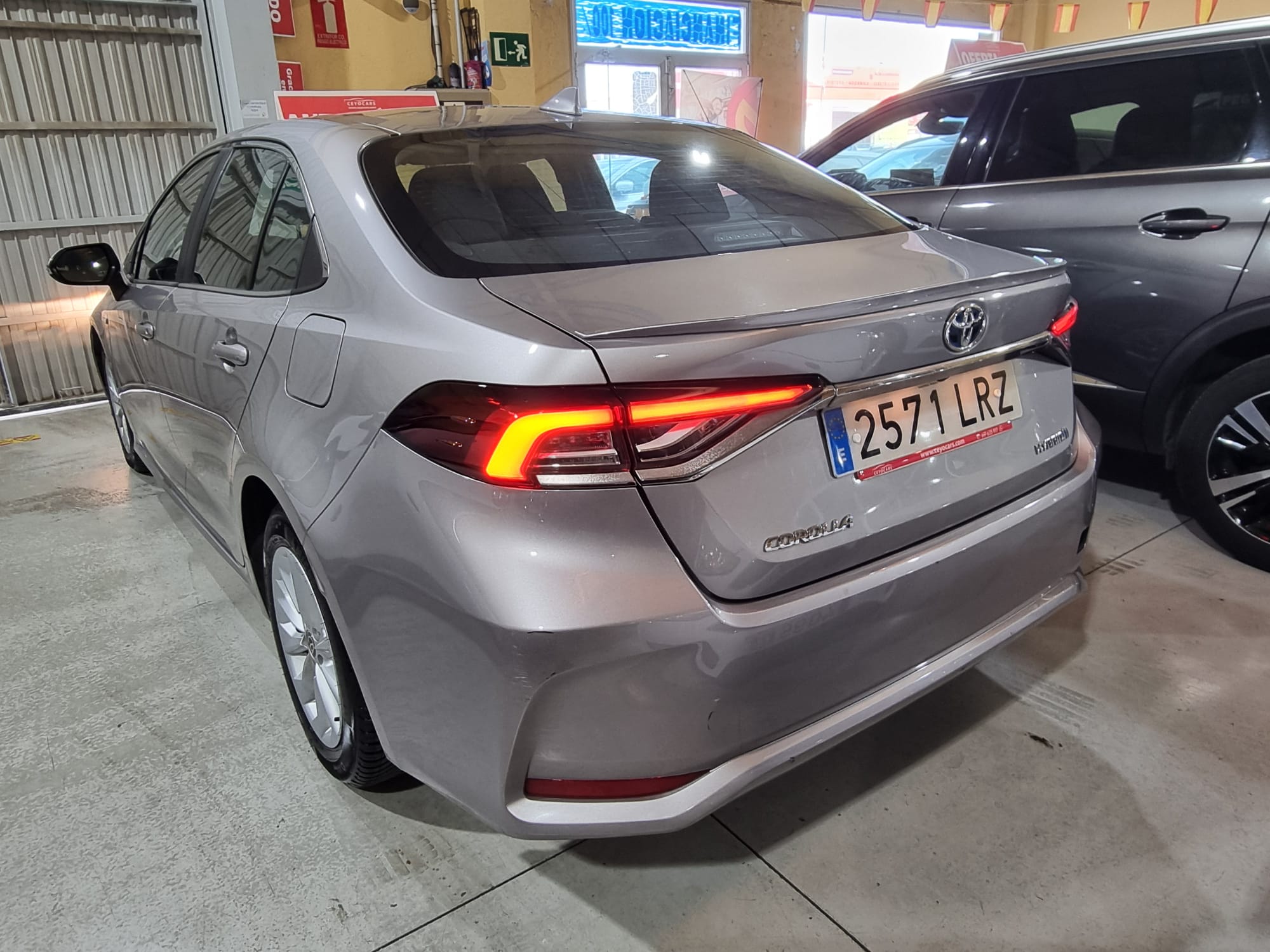 Toyota Corolla 1.8 125H Active TECH E-CVT SEDAN 122 CV